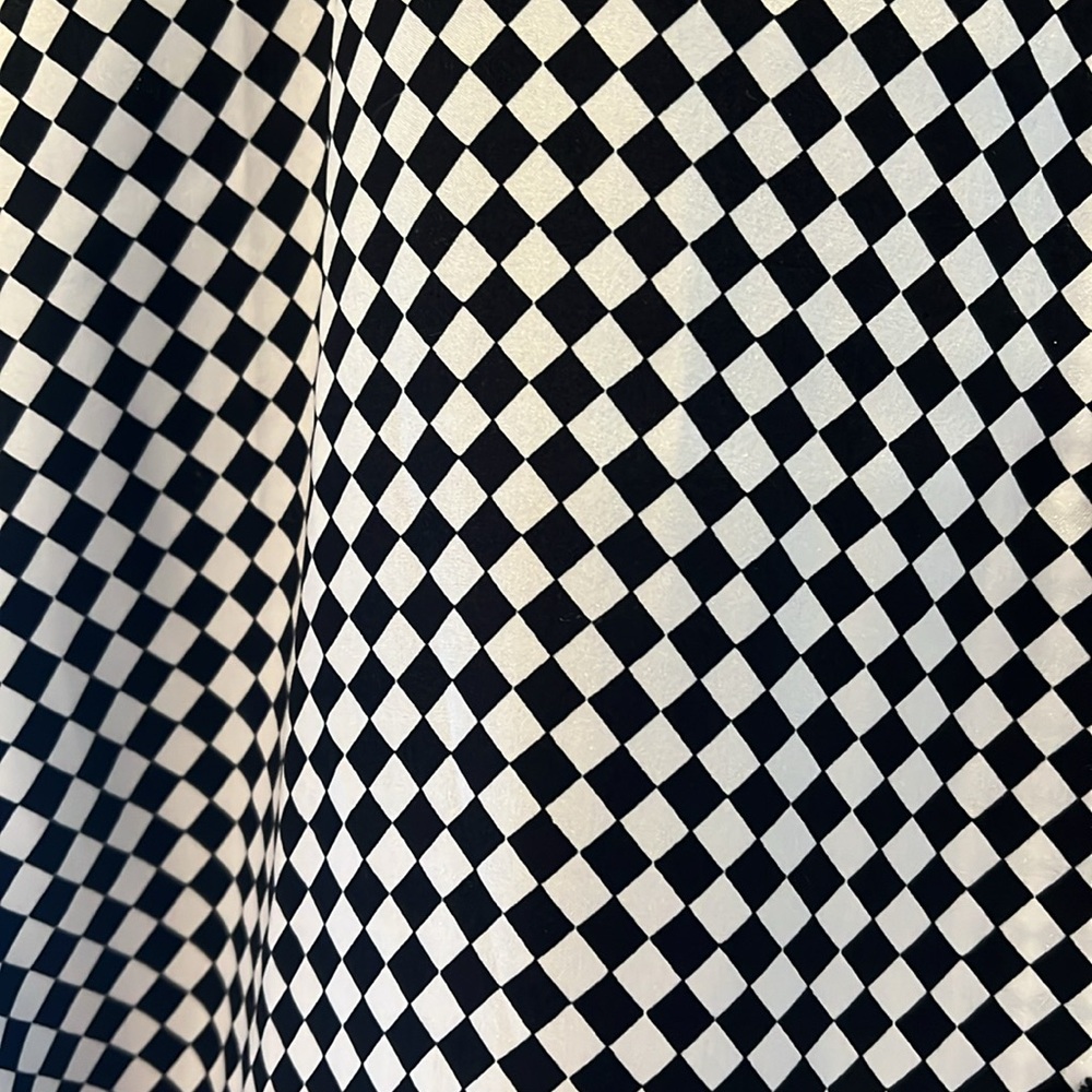 Willi Smith 100% Silk Blouse Black and White Diamond pattern Size 16 - Picture 3 of 7